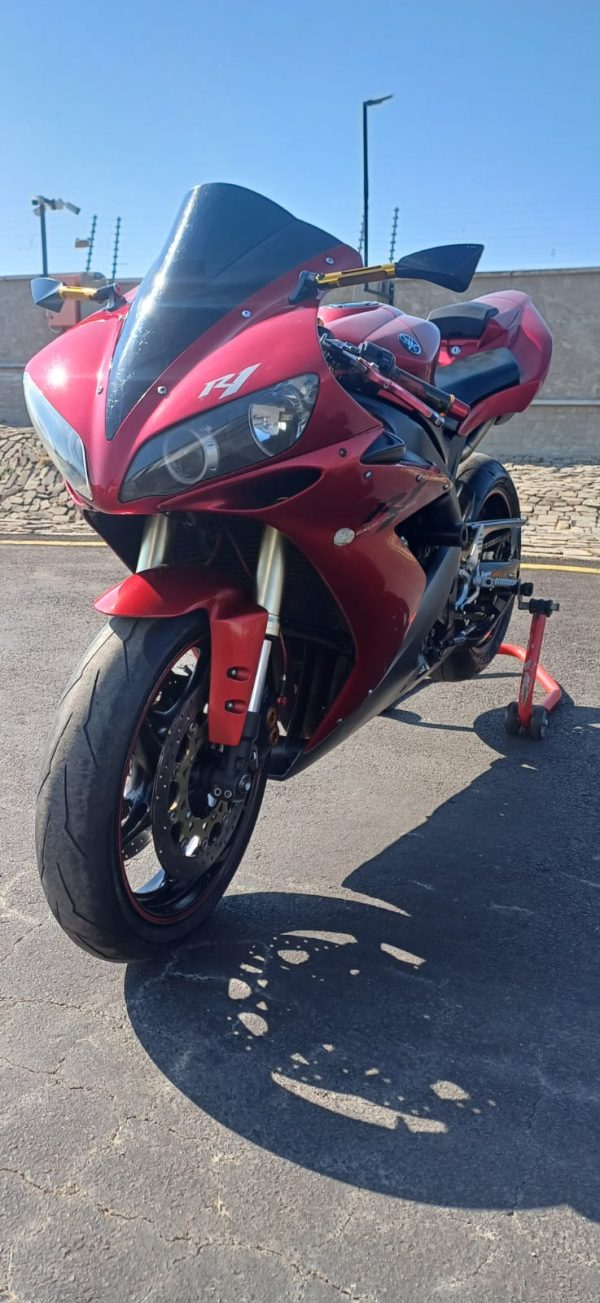 Yamaha R1 - Image 3