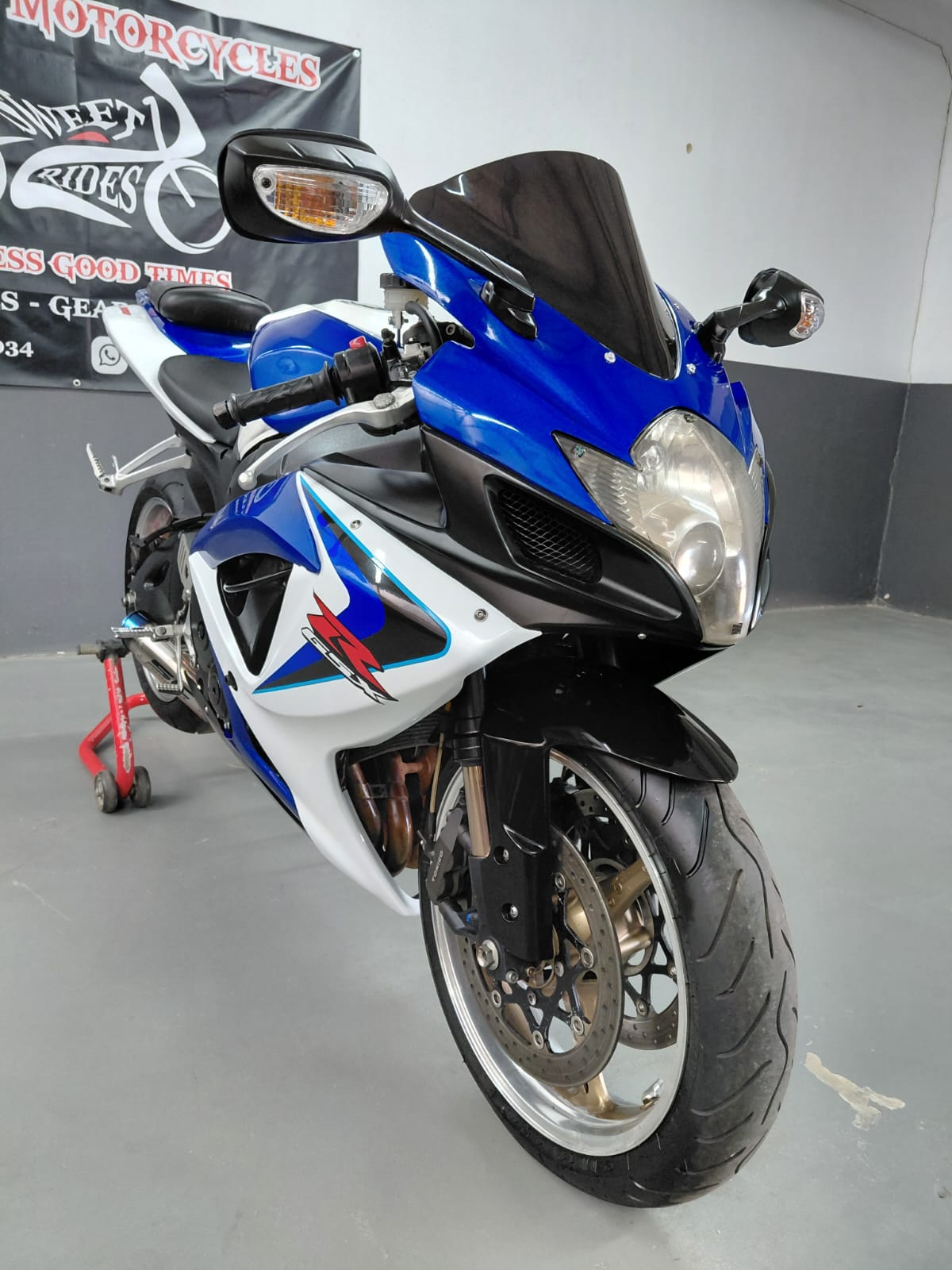 SUZUKI GSX-R 750