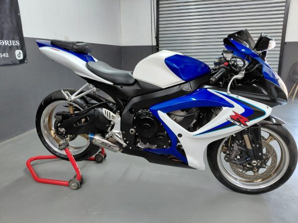 SUZUKI GSX-R 750 - Image 2