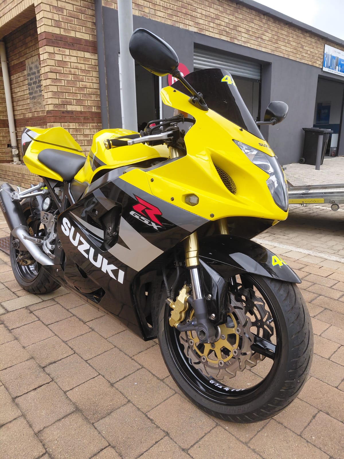 SUZUKI GSXR-750