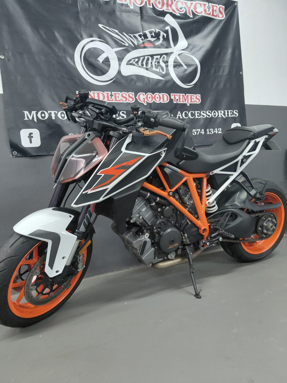 KTM 1290 SUPER DUKE - Image 2