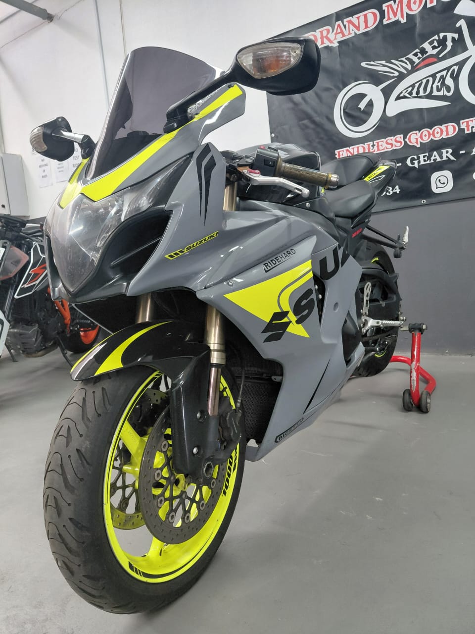 SUZUKI **GSXR 1000**