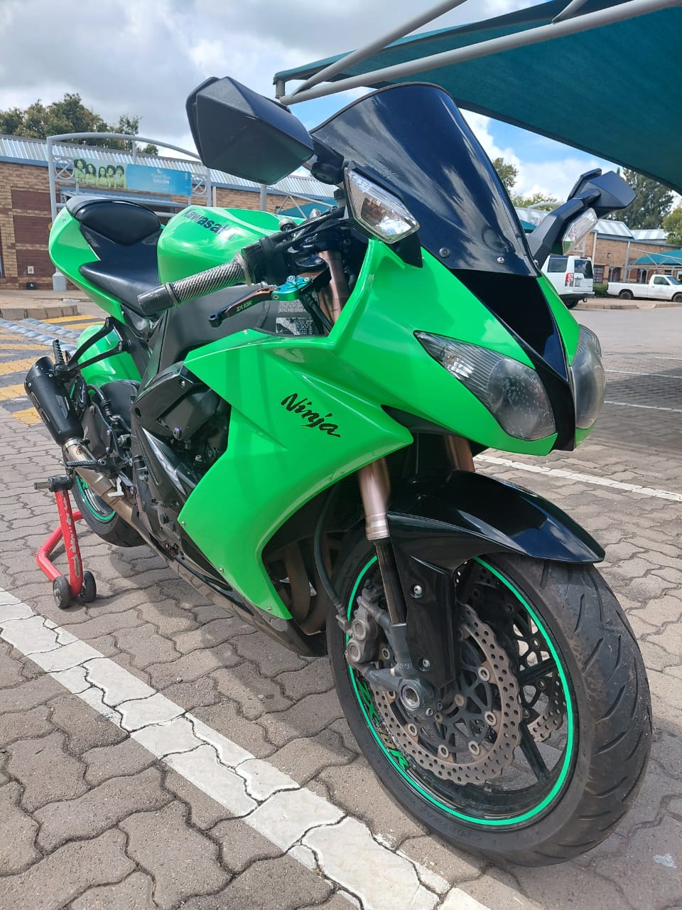 KAWASAKI ZX10-R
