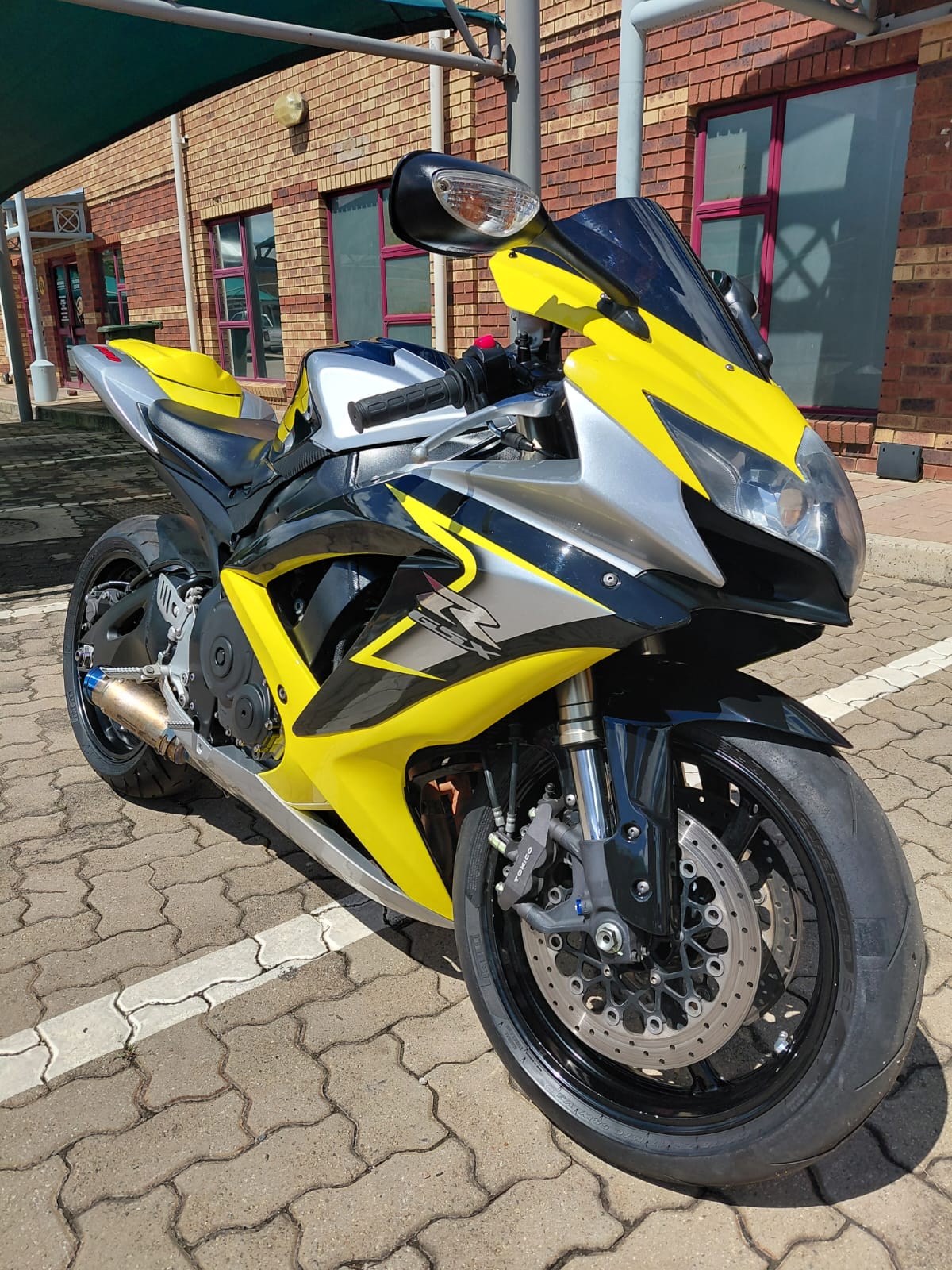 SUZUKI GSXR 600