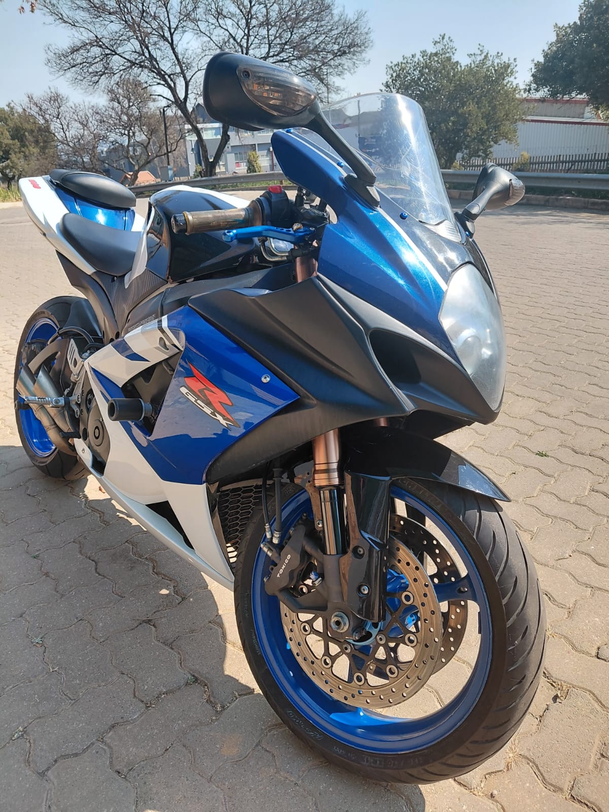 SUZUKI **GSXR 1000**
