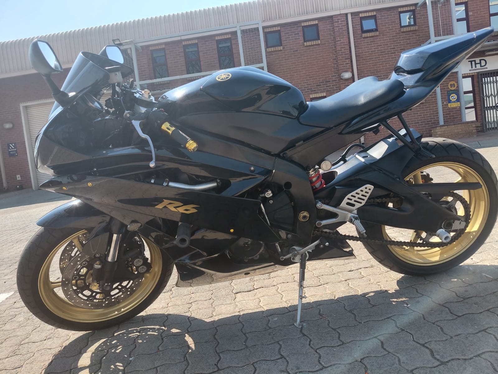 YAMAHA YZF-R6