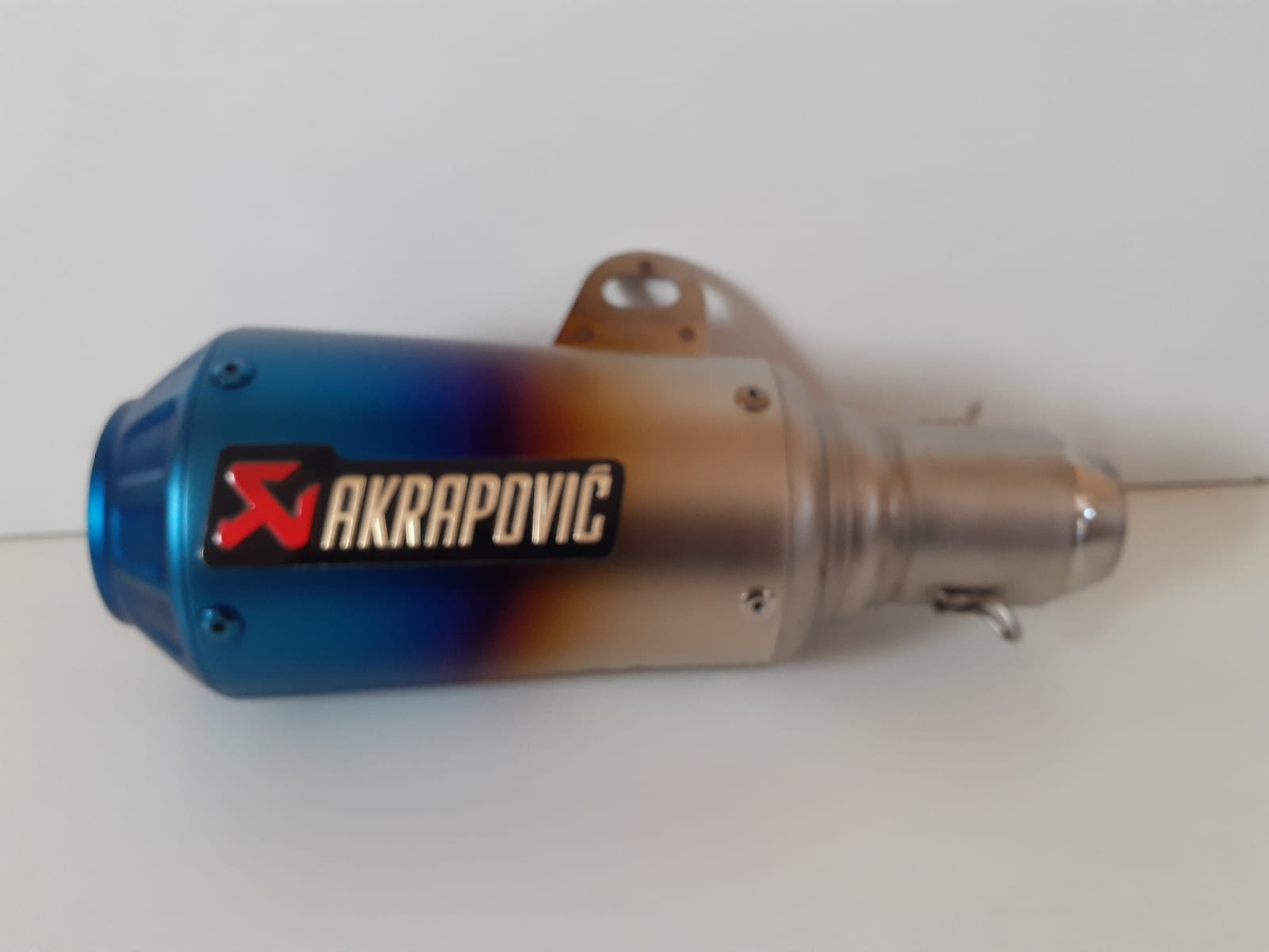AKRAPOVIC(CH0151)