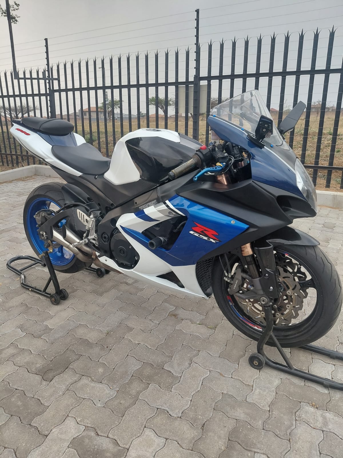 SUZUKI GSX-R 1000 **K8**